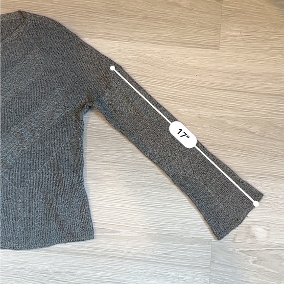 Smartwool Women's Shadow Pine Cable V-Neck Sweater - M - Picture 8 of 8